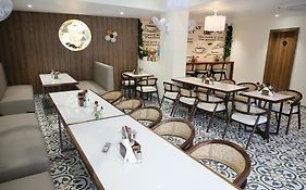 New Hotel Suhail
